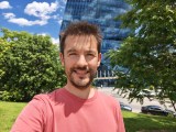 Selfie samples, main camera (1x) - 22mm, f/1.8, ISO 100, 1/1301s (4096x3072px) - Motorola Razr 70 Ultra review