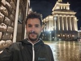 Selfie samples, internal camera - 22mm, f/1.9, ISO 12032, 1/17s (4080x3060px) - Motorola Razr 70 Ultra review