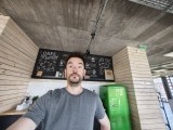 Selfie samples, ultrawide camera (0.5x) - 12mm, f/2.0, ISO 1356, 1/50s (4096x3072px) - Motorola Razr Fold review
