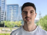 Human subjects, main camera (2x): Portrait mode - 50mm, f/4.5, ISO 80, 1/597s (4096x3072px) - Oppo Reno16 review